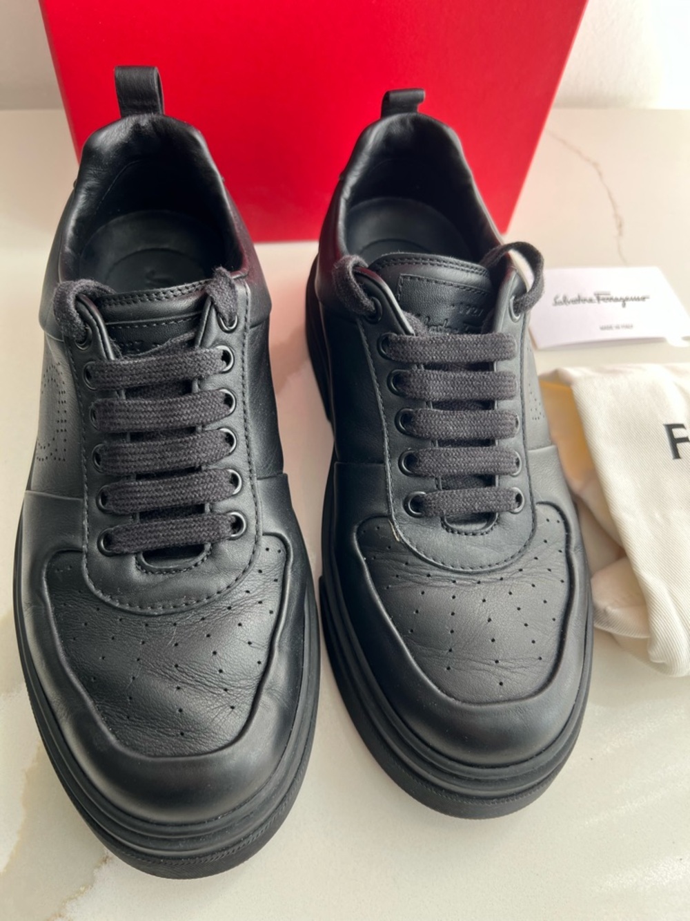 Salvatore Ferragamo Men’s Black Leather Low-Top Sneakers